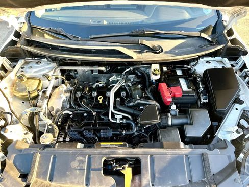 Used 2021 Nissan Rogue SV image 35