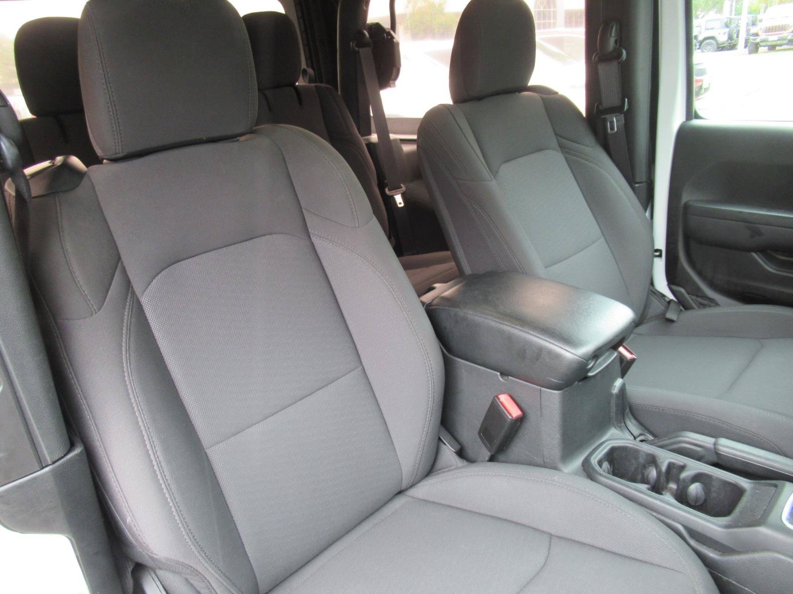 Used 2022 Jeep Wrangler Sport AWD/4WD image 9