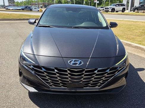 Used 2022 Hyundai Elantra SEL w/ Convenience + Premium Package FWD image 2