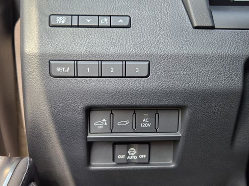 Used 2025 Lexus GX 550 w/ Accessory Package (2T) image 30