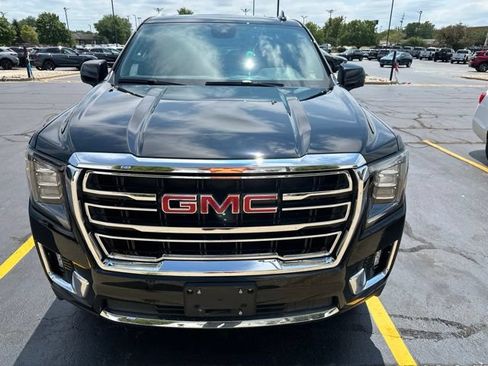 Used 2023 GMC Yukon SLT w/ SLT Luxury Package AWD/4WD image 4