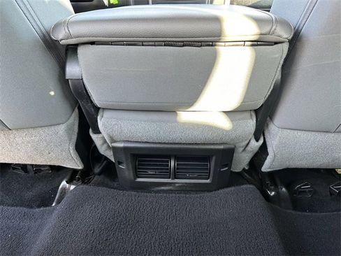 Used 2013 RAM 2500 Tradesman w/ Chrome Appearance Group image 11