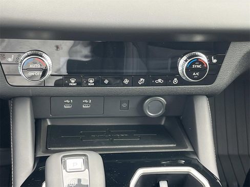 New 2026 Mitsubishi Outlander SE image 23