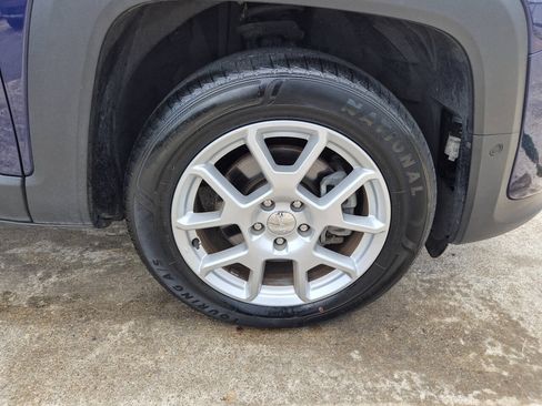 Used 2021 Jeep Renegade Latitude w/ Luxury Group I FWD image 20
