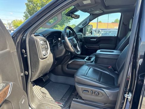 Certified 2022 GMC Sierra 2500 Denali w/ Denali Black Diamond Edition AWD/4WD image 9