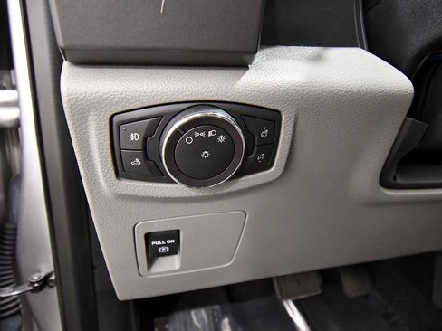 Used 2018 Ford F150 XLT AWD/4WD image 18