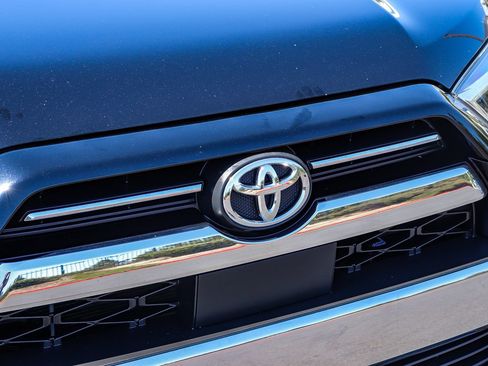 Certified 2022 Toyota 4Runner Limited AWD/4WD image 13