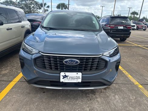 Used 2026 Ford Escape Active w/ Cold Weather Package image 2