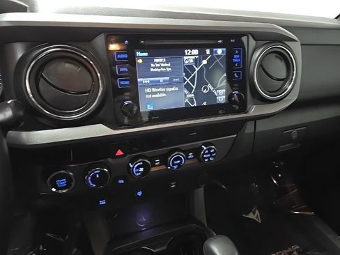 Used 2017 Toyota Tacoma TRD Off-Road w/ Tow Package AWD/4WD image 24