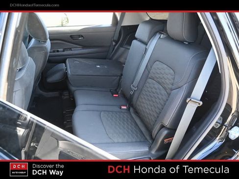 Used 2024 Nissan Pathfinder S image 18