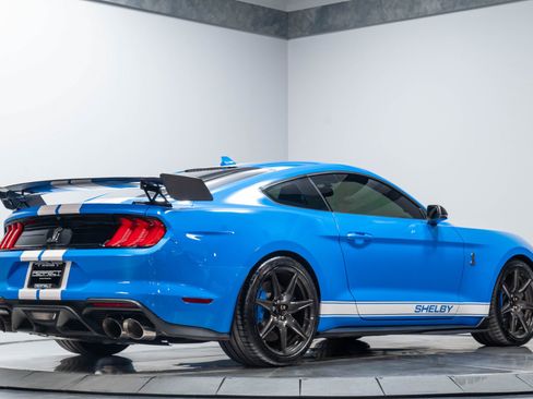Used 2022 Ford Mustang Shelby GT500 w/ Carbon Fiber Track Pack RWD image 28
