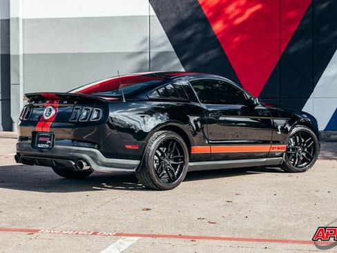 Used 2011 Ford Mustang Shelby GT500 w/ SVT Performance Pkg image 5