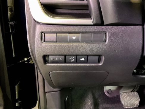 Used 2025 Nissan Rogue SV AWD/4WD image 17