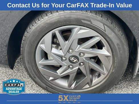 Used 2024 Hyundai Elantra SEL image 32