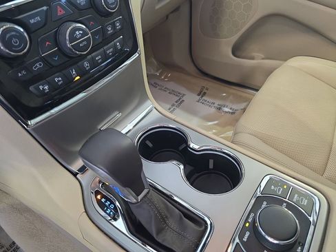 Used 2021 Jeep Grand Cherokee Overland image 27