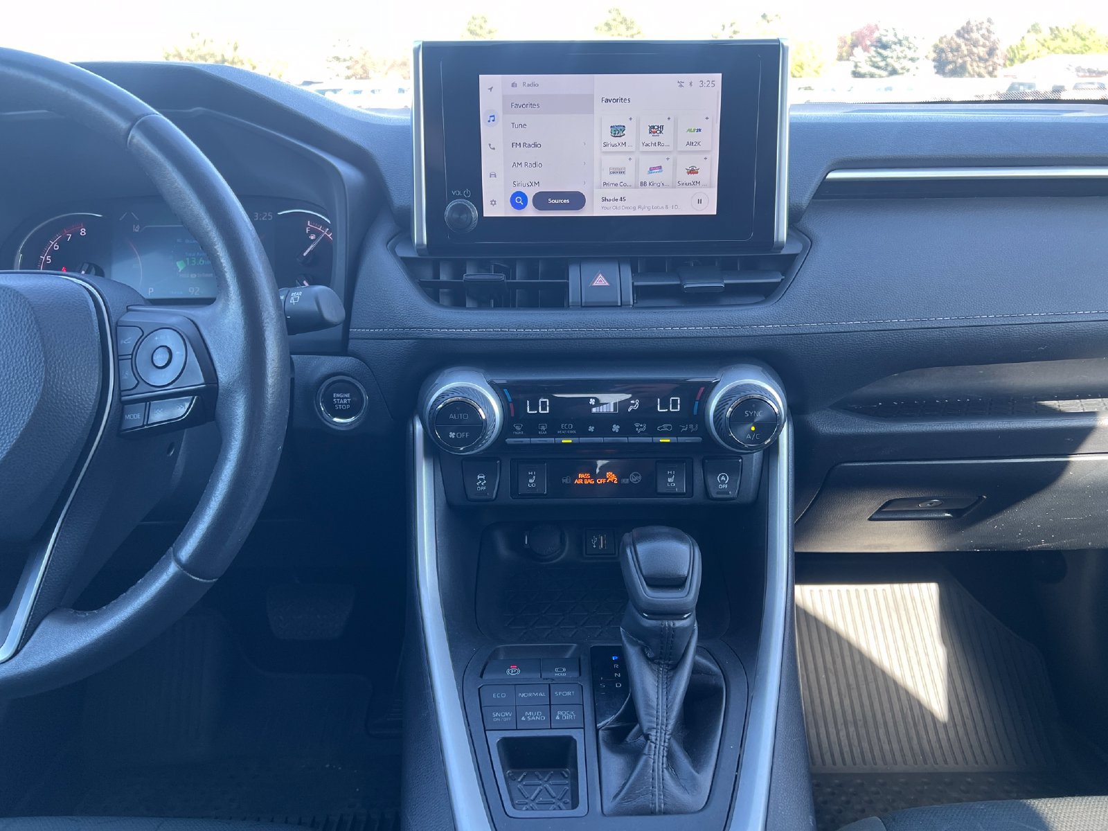 Used 2024 Toyota RAV4 XLE w/ Weather Package AWD/4WD image 18