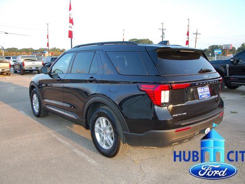 Used 2025 Ford Explorer Active RWD image 3