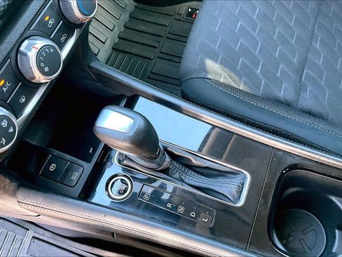 Used 2024 Nissan Kicks SV image 15