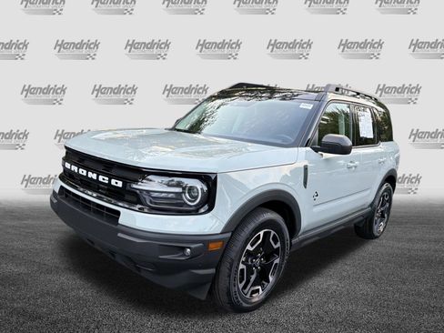 Used 2023 Ford Bronco Sport Outer Banks w/ Tech Package AWD/4WD image 5