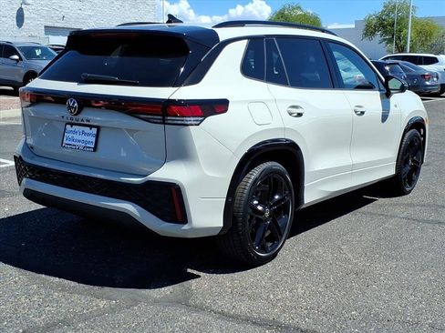 New 2026 Volkswagen Tiguan SE R-Line image 5