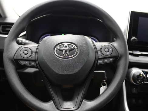 Used 2024 Toyota RAV4 LE AWD/4WD image 29