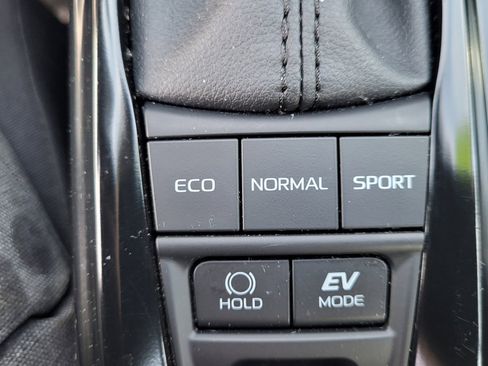 Certified 2025 Toyota Camry LE image 31