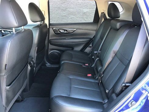 Used 2017 Nissan Rogue SL FWD image 7