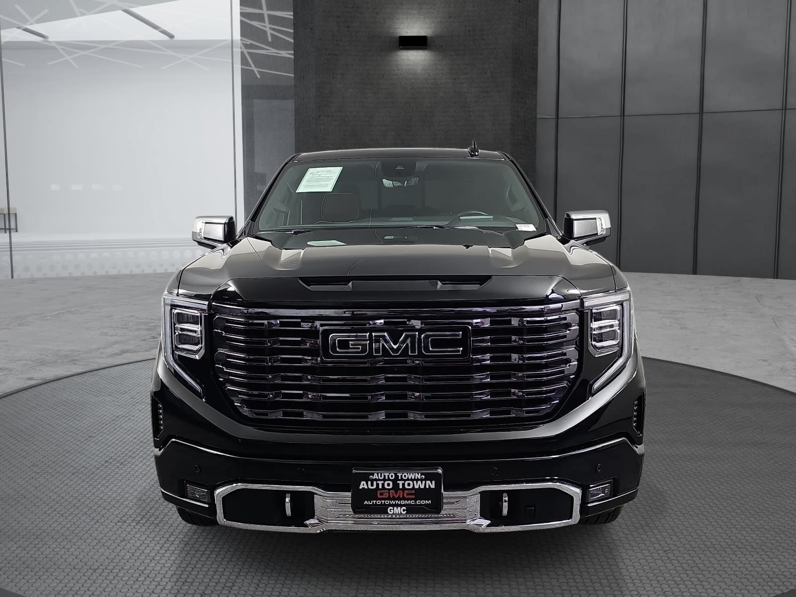Used 2025 GMC Sierra 1500 Denali Ultimate AWD/4WD image 2