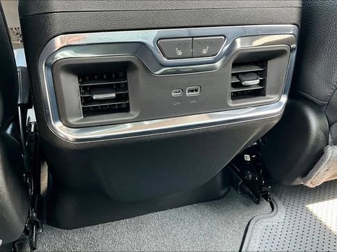 Used 2025 GMC Sierra 3500 Denali w/ Denali Reserve Package AWD/4WD image 17