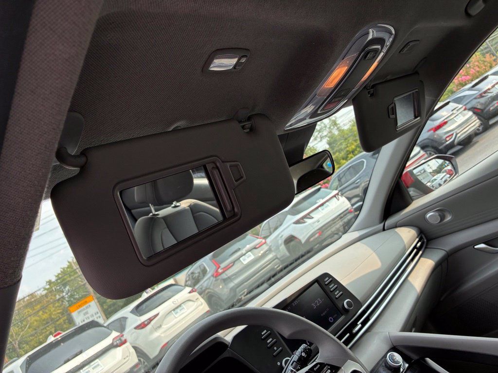Used 2023 Hyundai Elantra SEL FWD image 40