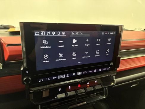 Certified 2026 GMC Hummer EV 3X w/ Carbon Fiber Edition Package AWD/4WD image 26