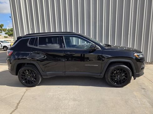 Used 2022 Jeep Compass Latitude AWD/4WD image 5