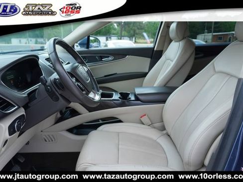 Used 2019 Lincoln Nautilus Reserve FWD image 10