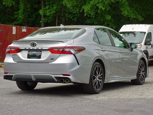 Used 2024 Toyota Camry SE FWD image 11
