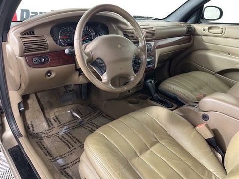 Used 2003 Chrysler Sebring LXi image 2
