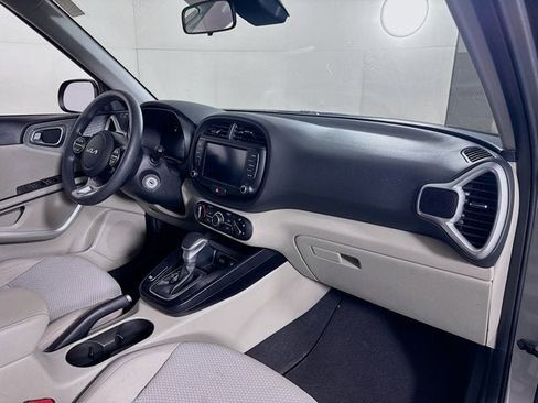 Used 2023 Kia Soul LX FWD image 26