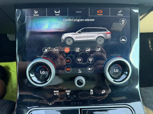Used 2019 Land Rover Range Rover Velar R-Dynamic SE AWD/4WD image 52