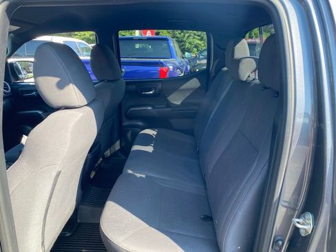 Used 2019 Toyota Tacoma TRD Sport AWD/4WD image 8