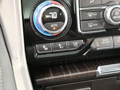 Used 2021 GMC Yukon Denali image 26