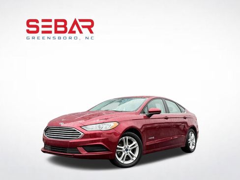 Used 2018 Ford Fusion SE image 1