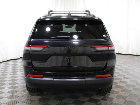 Used 2023 Jeep Grand Cherokee L Limited w/ Black Appearance Package AWD/4WD image 31