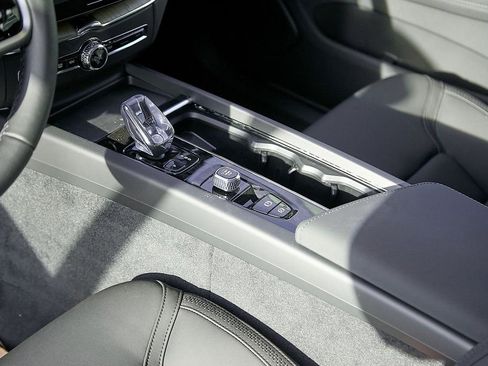 New 2026 Volvo XC60 B5 Plus w/ Climate Package image 17