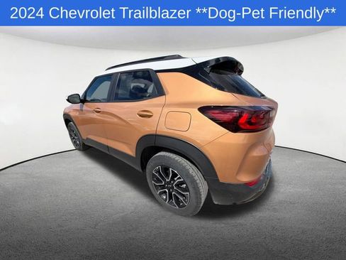 Used 2024 Chevrolet TrailBlazer ACTIV w/ Convenience Package AWD/4WD image 4