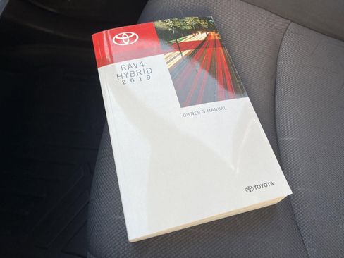 Used 2019 Toyota RAV4 XLE image 15