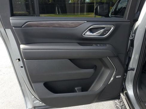 Used 2024 Chevrolet Suburban Z71 w/ Luxury Package image 35