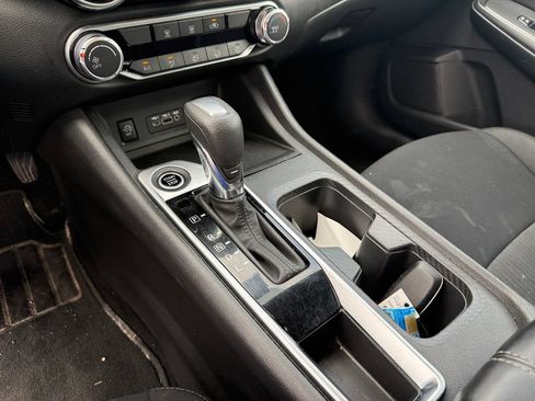 Used 2024 Nissan Sentra SV FWD image 20