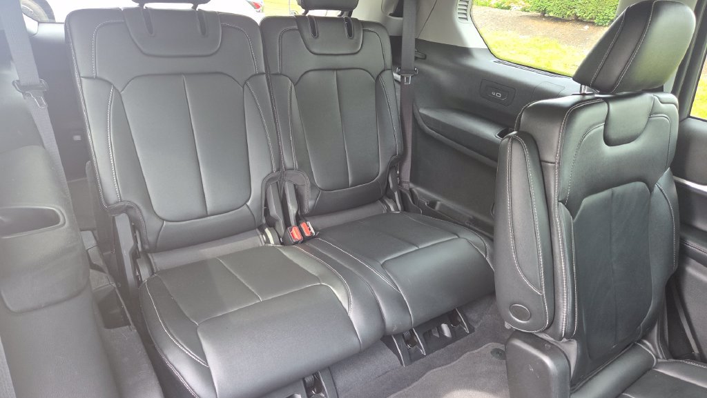 Used 2023 Jeep Grand Cherokee L Limited w/ Black Appearance Package AWD/4WD image 15
