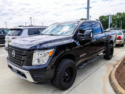 Used 2021 Nissan Titan SV w/ SV Convenience Package