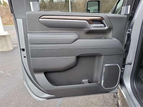 New 2026 GMC Sierra 2500 SLE w/ SLE Value Package; image 13