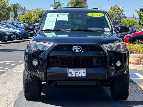 Used 2017 Toyota 4Runner SR5 w/ Convenience Package AWD/4WD image 9
